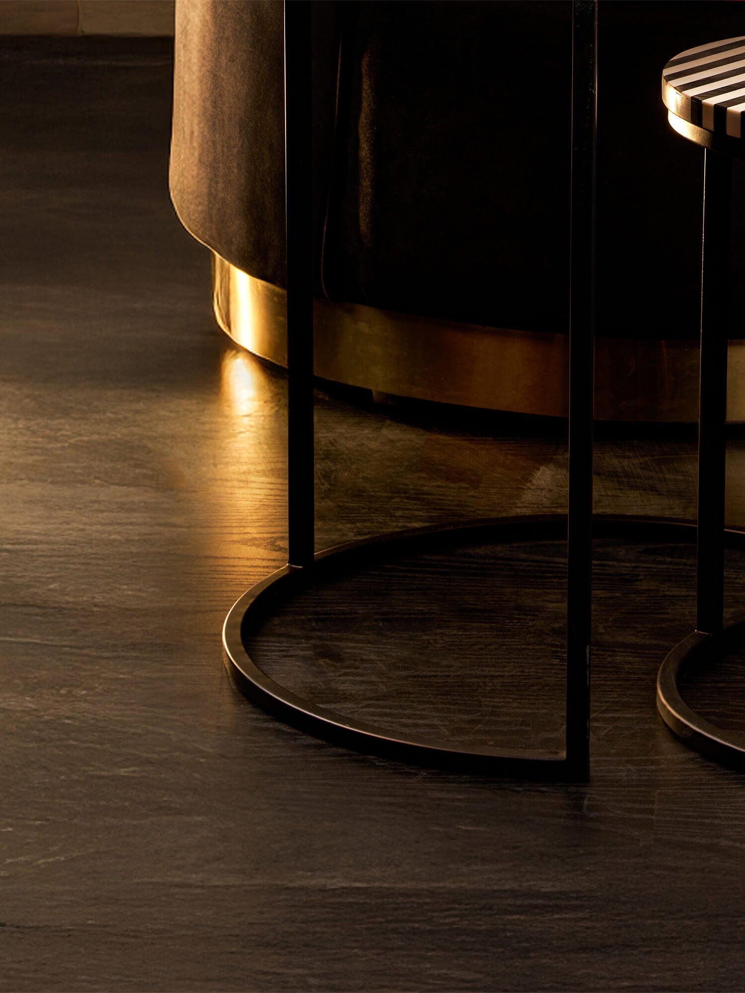 Monochrome Motion Nest