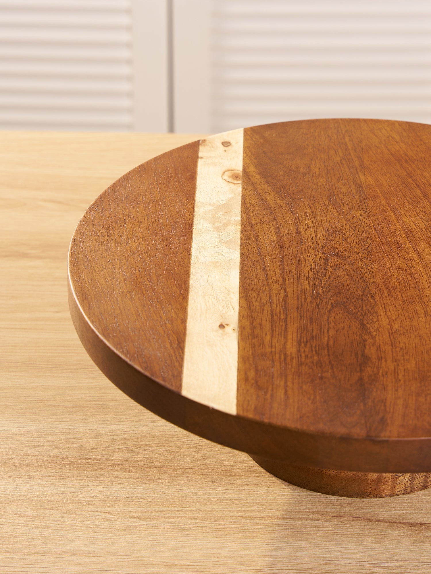 Walnut Burlwood Elegance Cake Stand