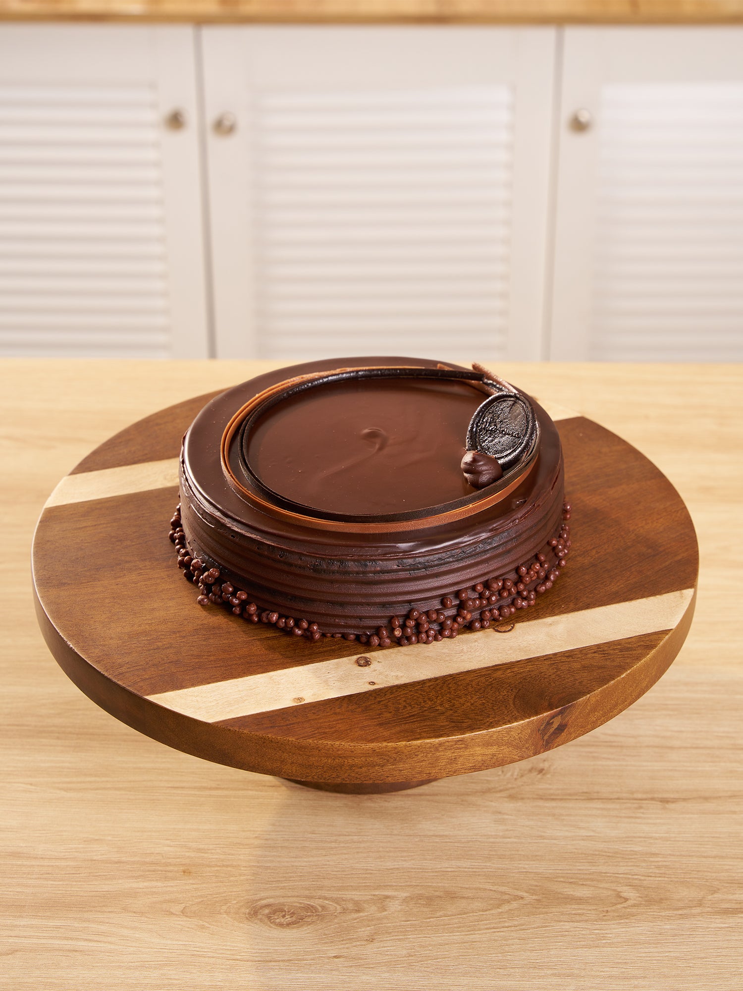 Walnut Burlwood Elegance Cake Stand